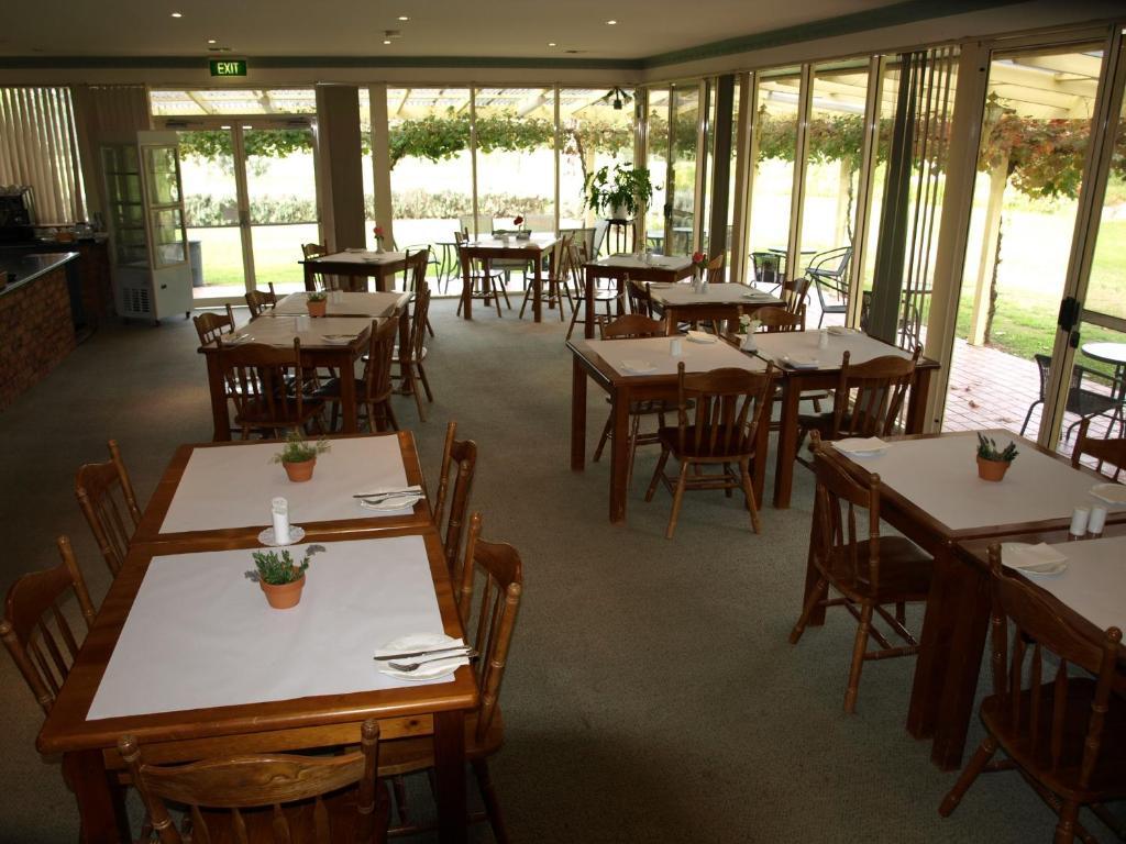 Civic Motor Inn Cowra Exterior foto