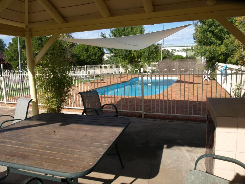 Civic Motor Inn Cowra Exterior foto