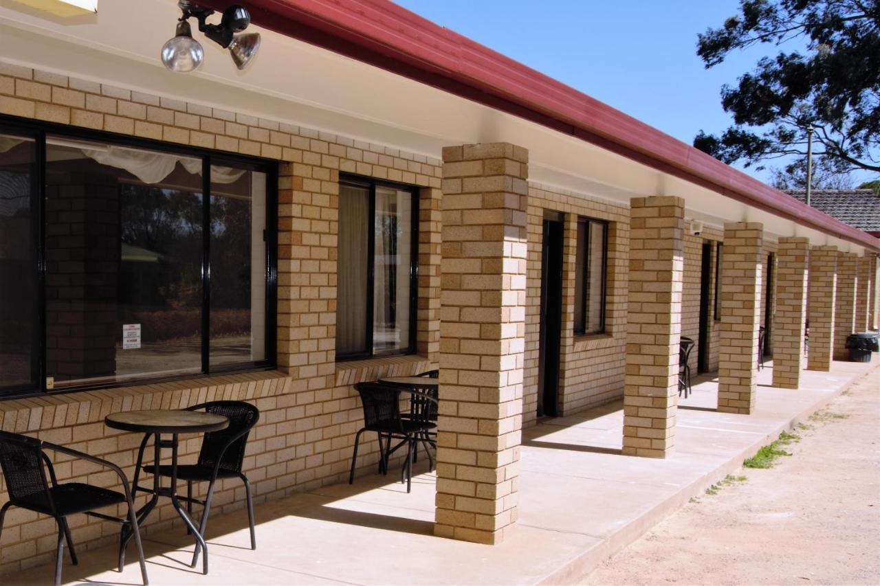 Civic Motor Inn Cowra Exterior foto