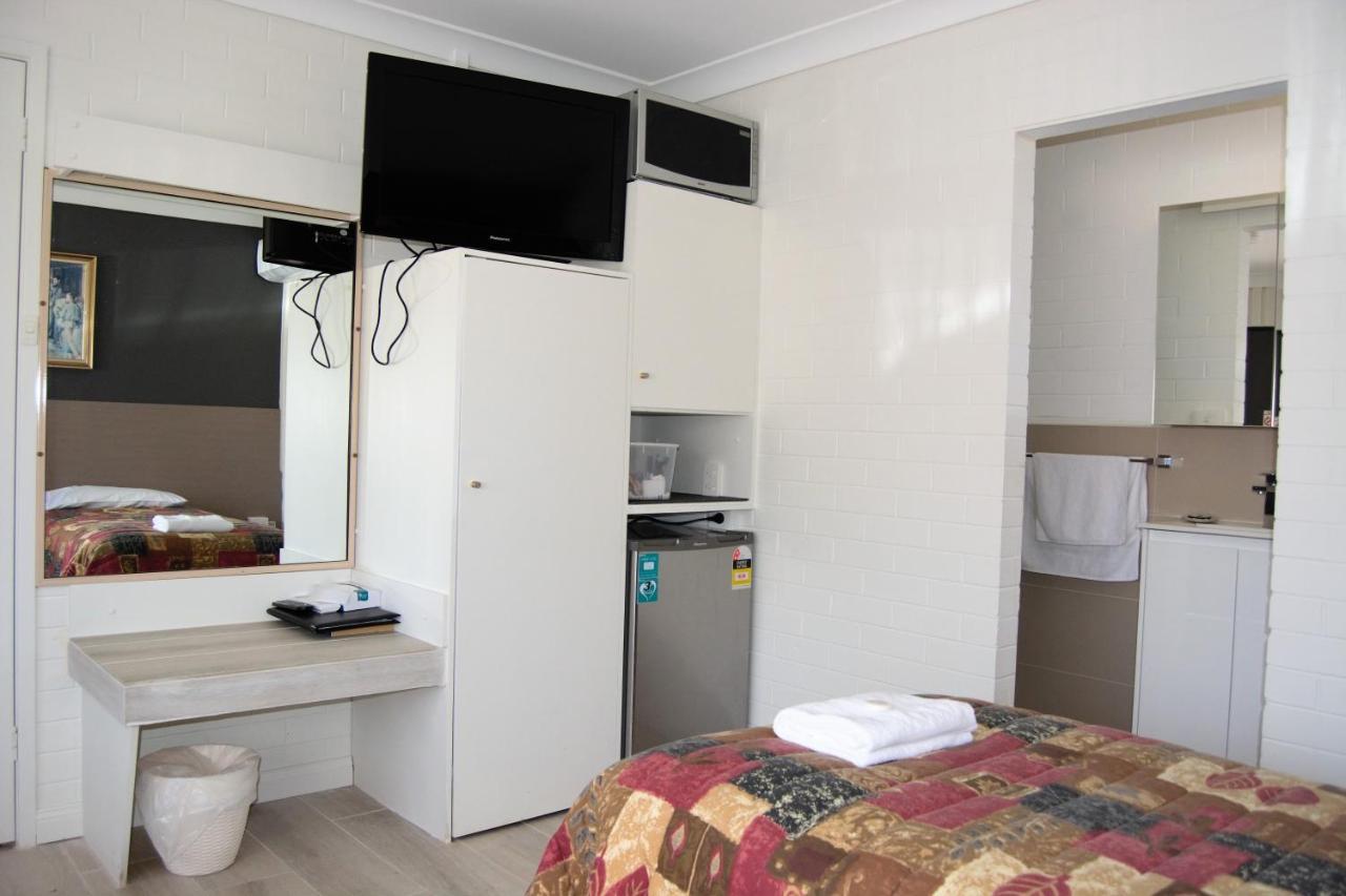 Civic Motor Inn Cowra Exterior foto